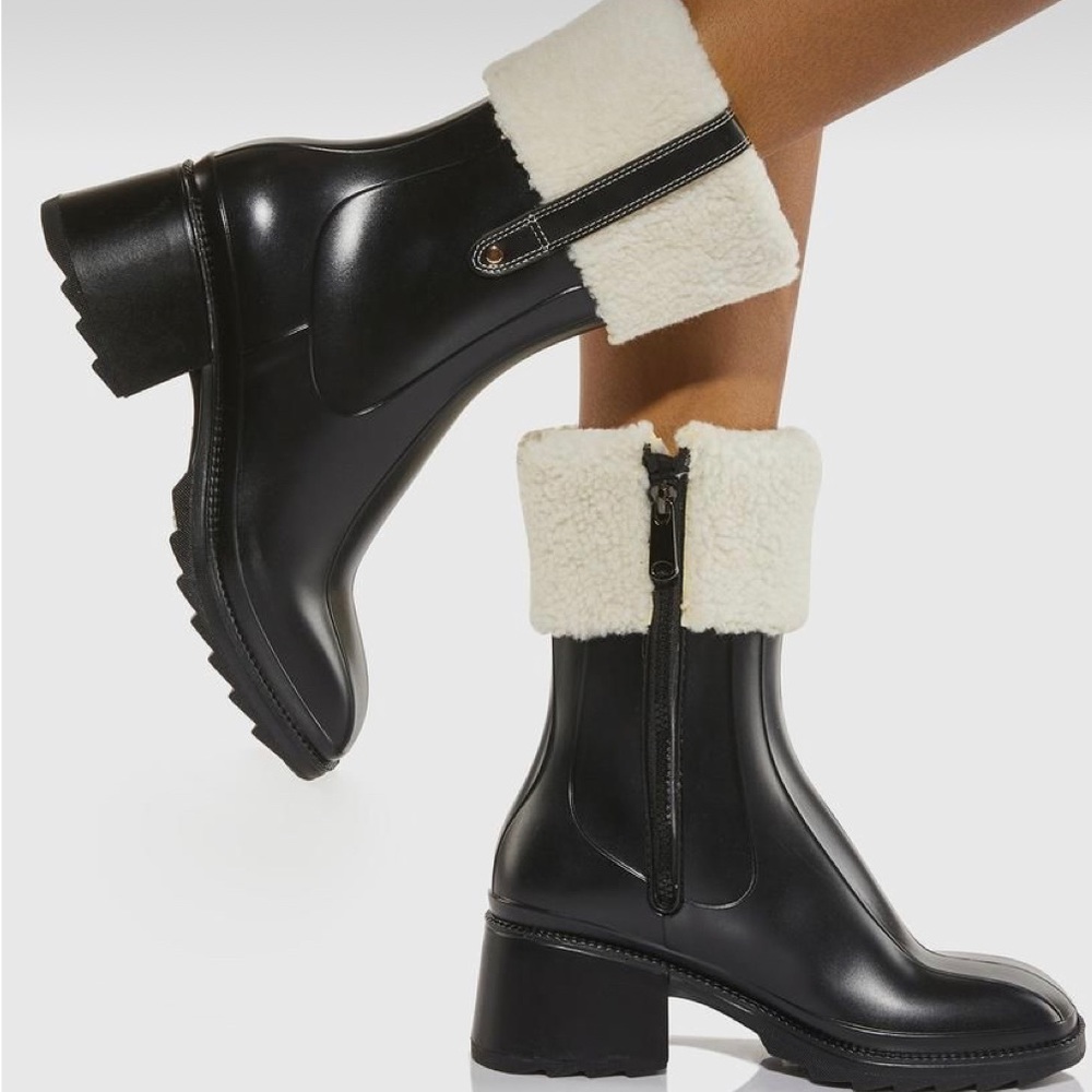 Black sherpa boots